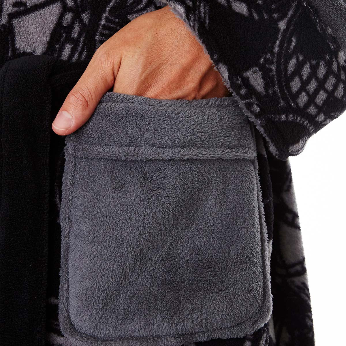 Batman Metamorphosis Bath Robe - Image 2