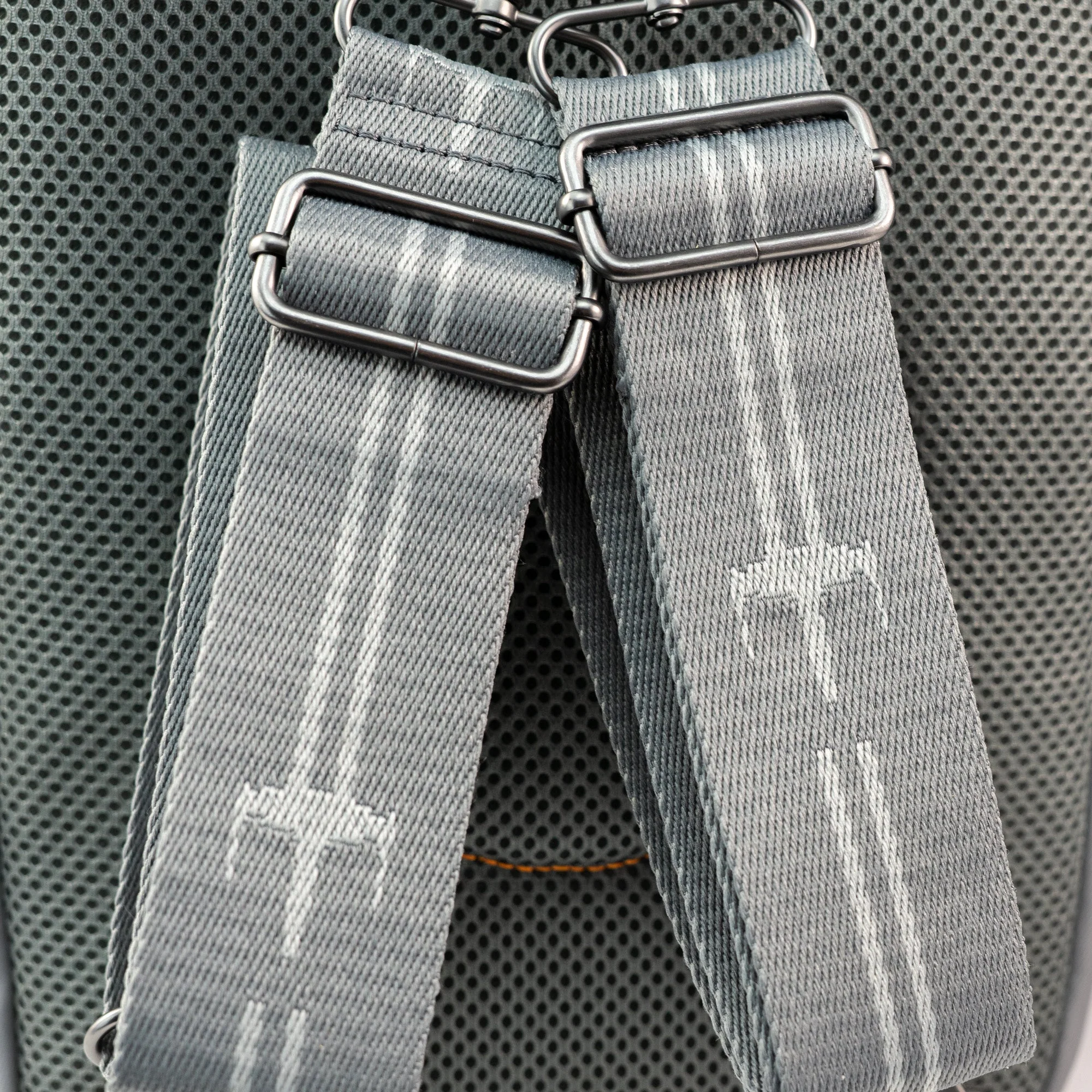 Loungefly Collectiv x Star Wars Rebel Alliance The Everyday Convertible Bag - Image 6