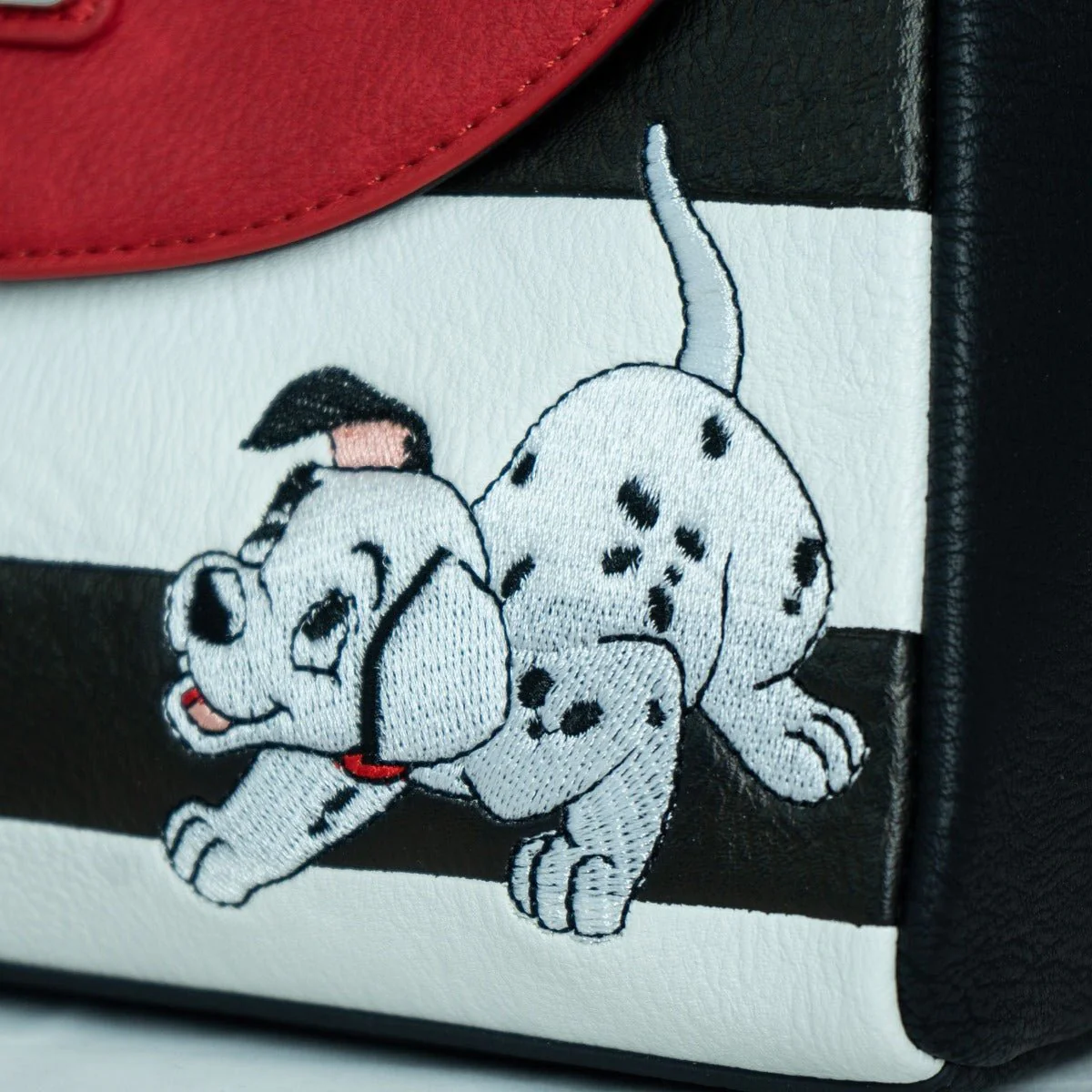 Loungefly X Disney 101 Dalmatians Cross Body Bag - Image 3