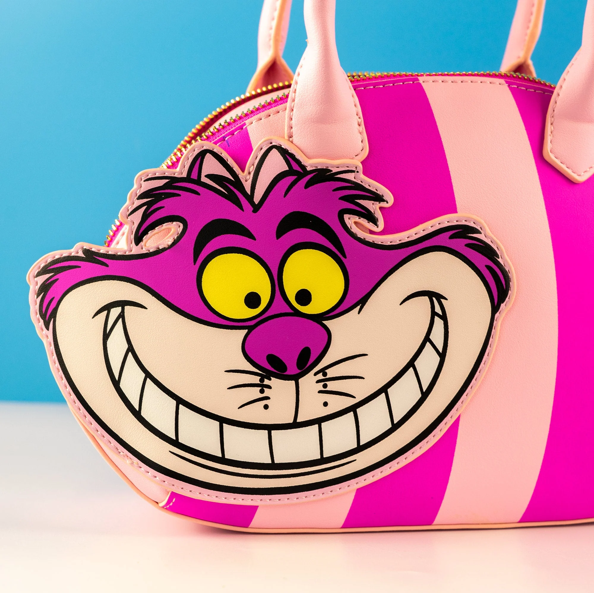 Loungefly x Disney Alice in Wonderland Cheshire Cat Handbag - Image 3