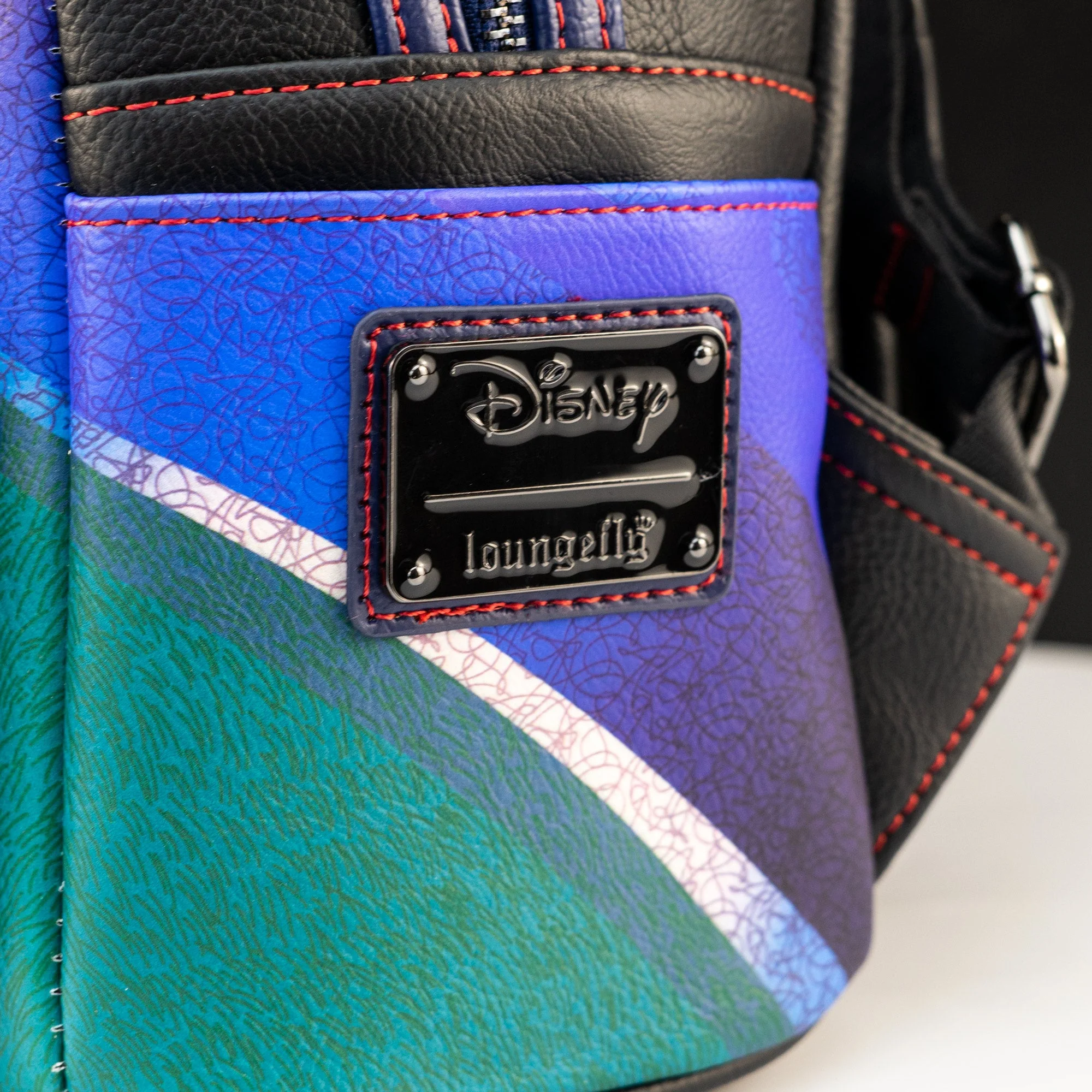 Loungefly x Disney Alice in Wonderland Queen of Hearts Castle Mini Backpack - Image 4