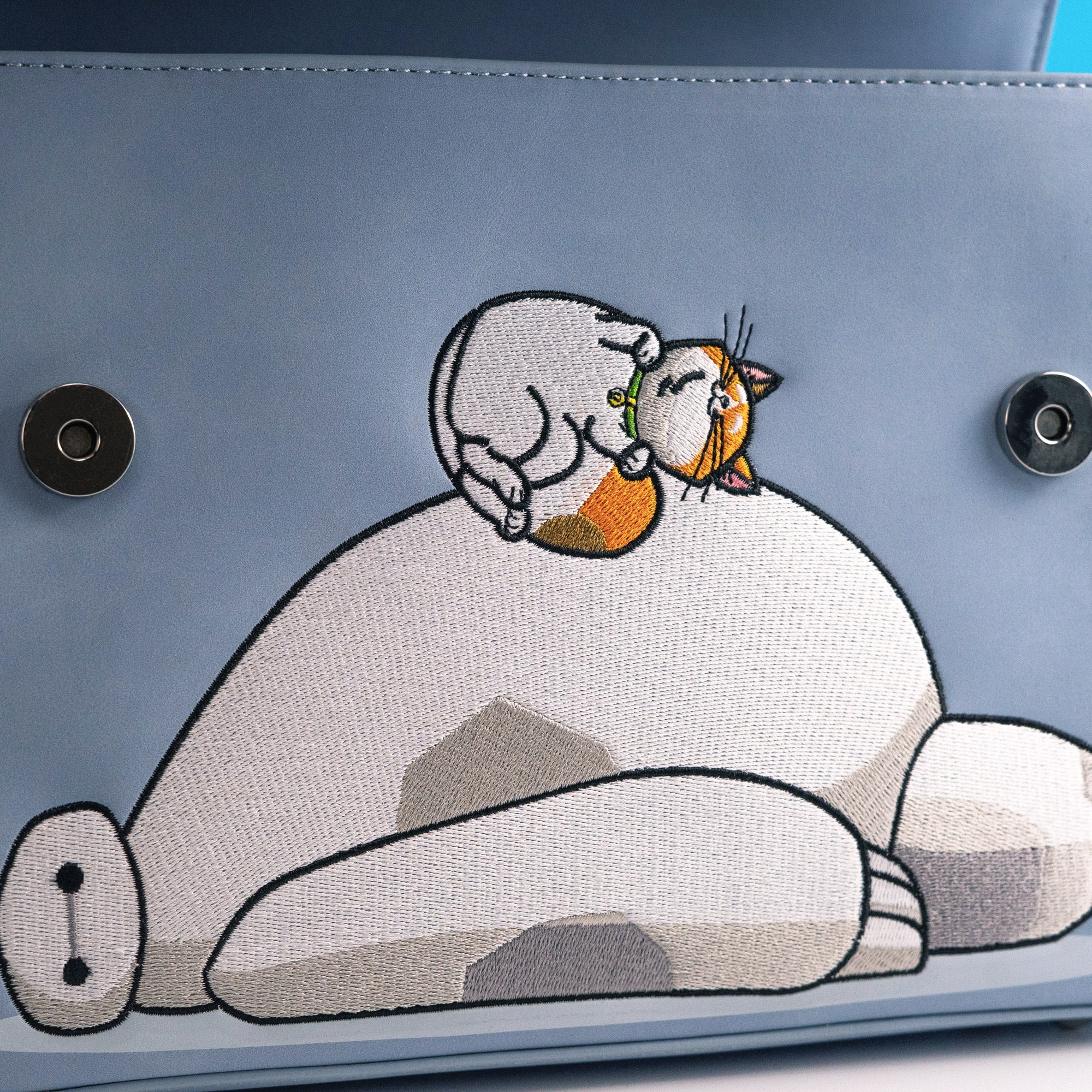 Loungefly x Disney Baymax & Mochi Crossbody Handbag - Image 4