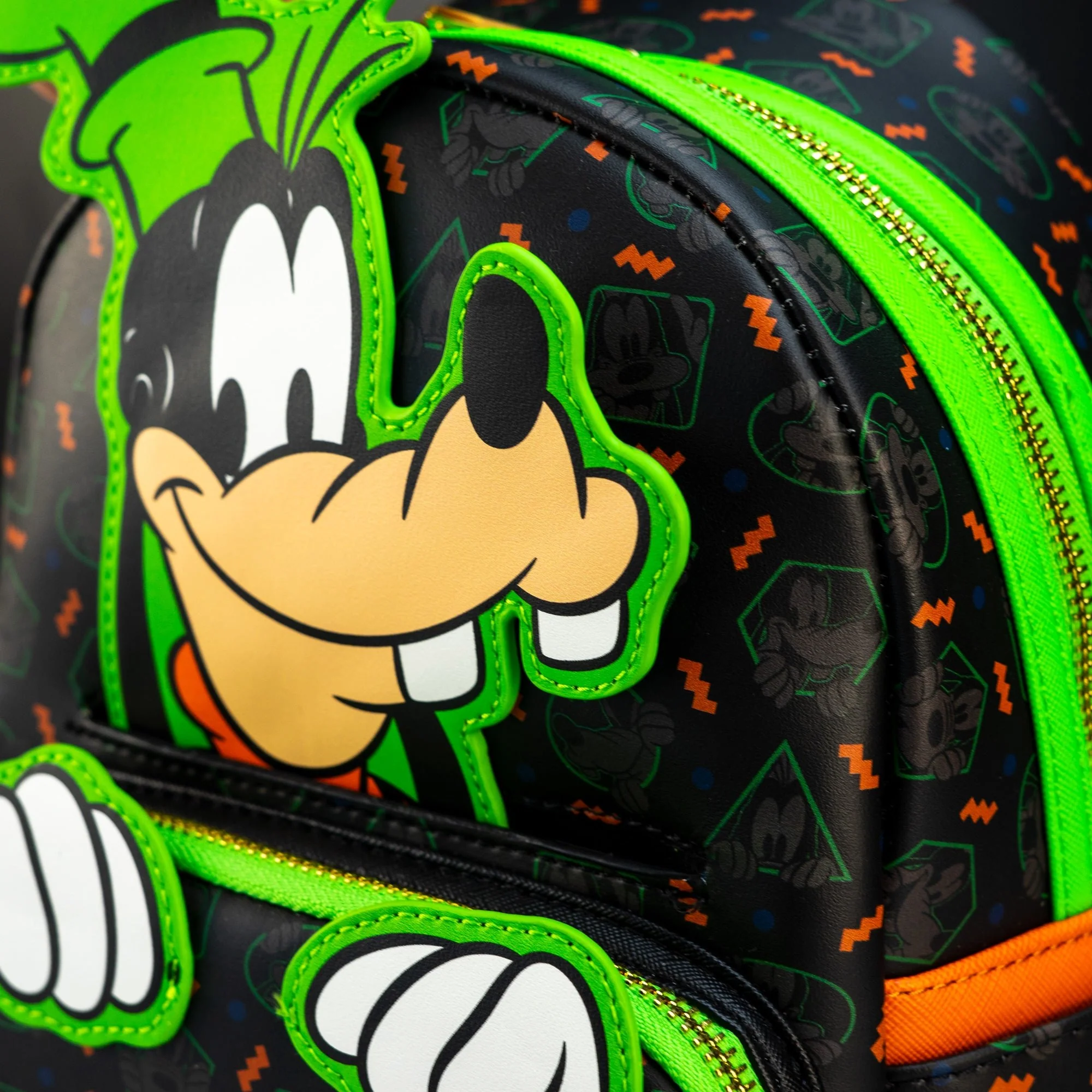 Loungefly x Disney Goofy Sliding Pose Mini Backpack - Image 5
