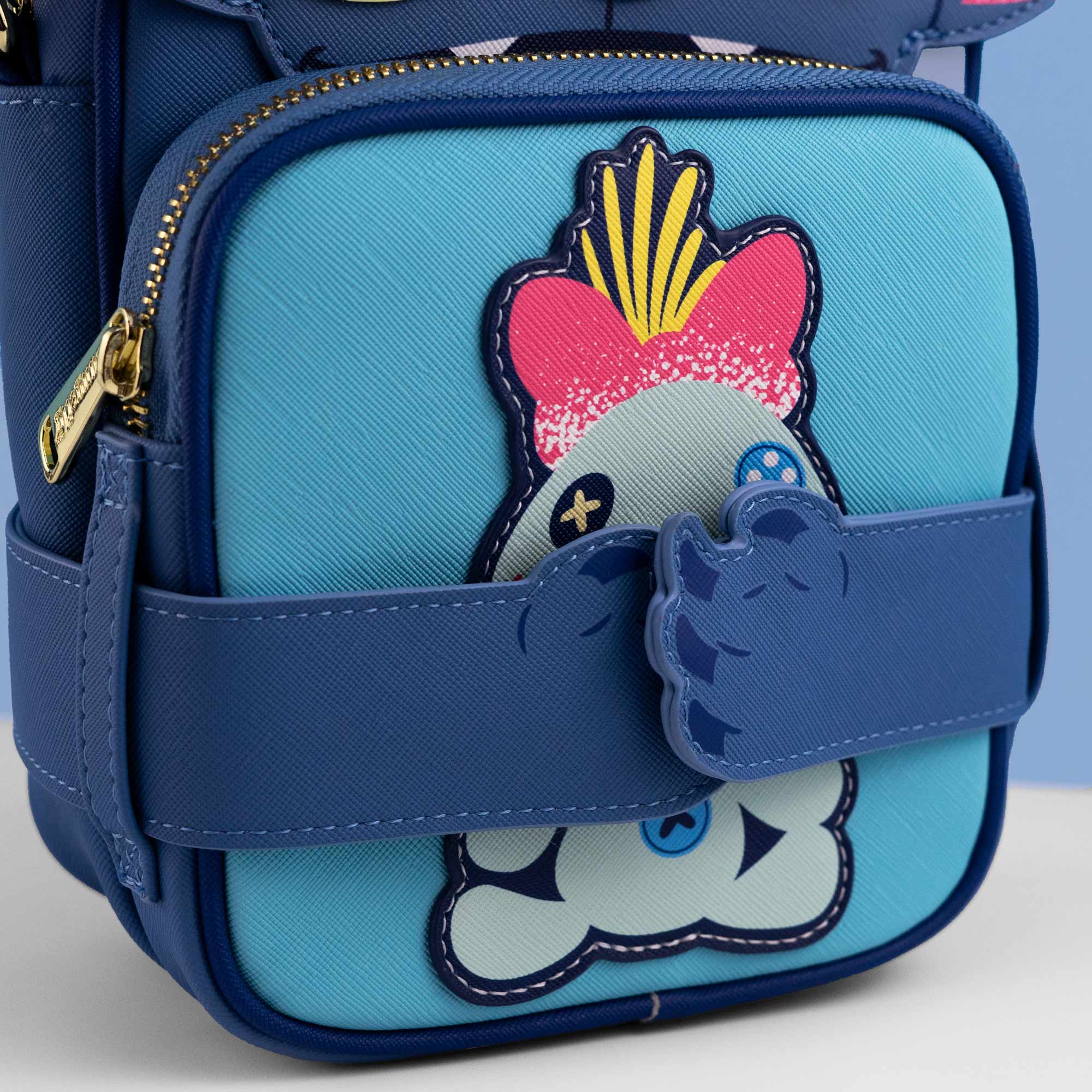 Loungefly x Disney Lilo and Stitch Beach Day Crossbuddies Bag - Image 4