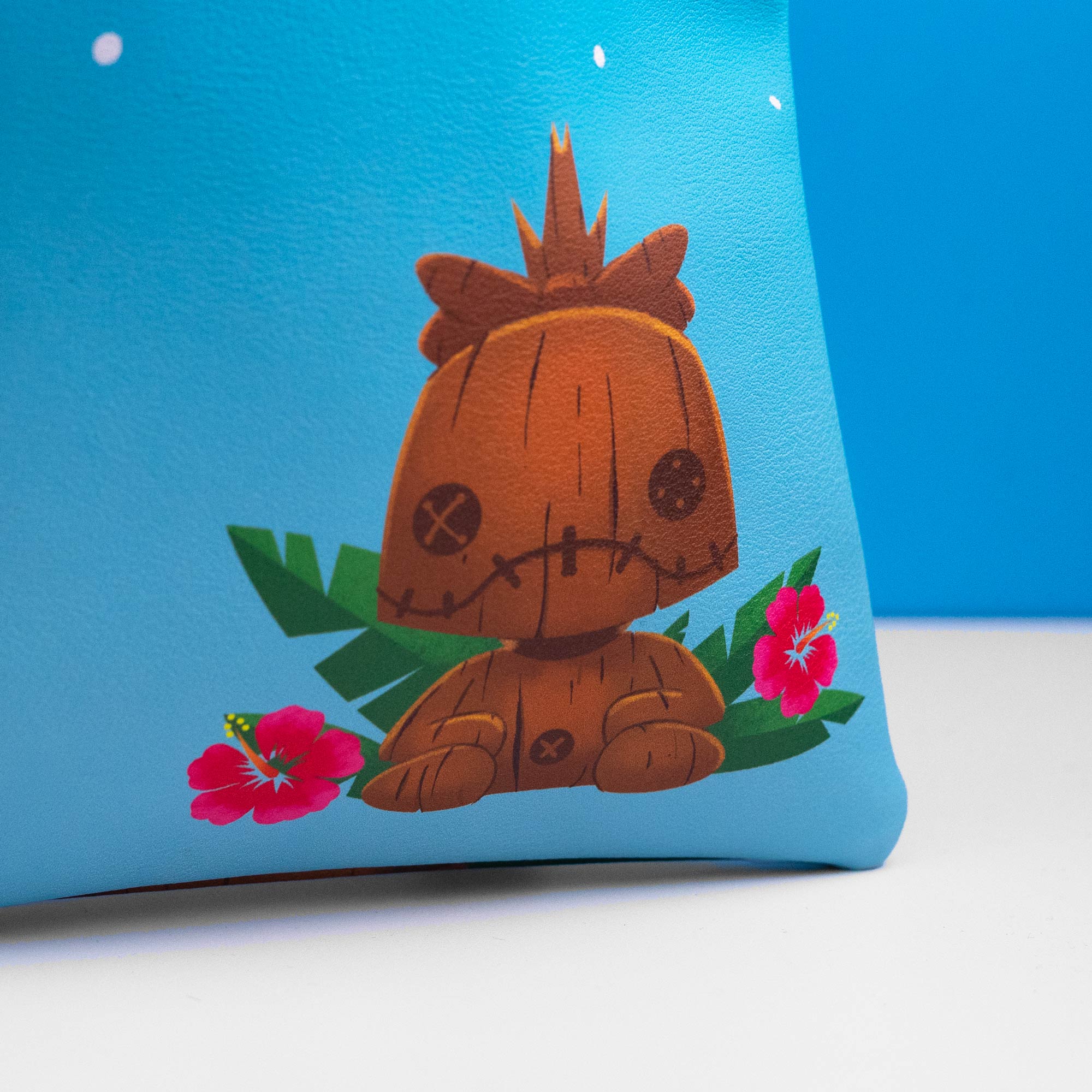 Loungefly x Disney Lilo and Stitch Carved Wood Tiki Stitch Passport Bag - Image 5