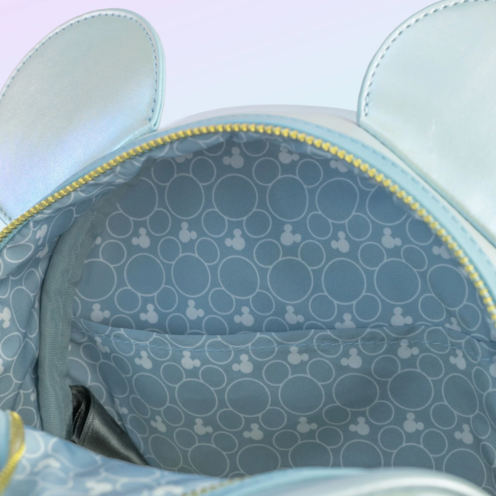 Loungefly x Disney Minnie Mouse Pearlescent Sky Quilted Mini Backpack - Image 2