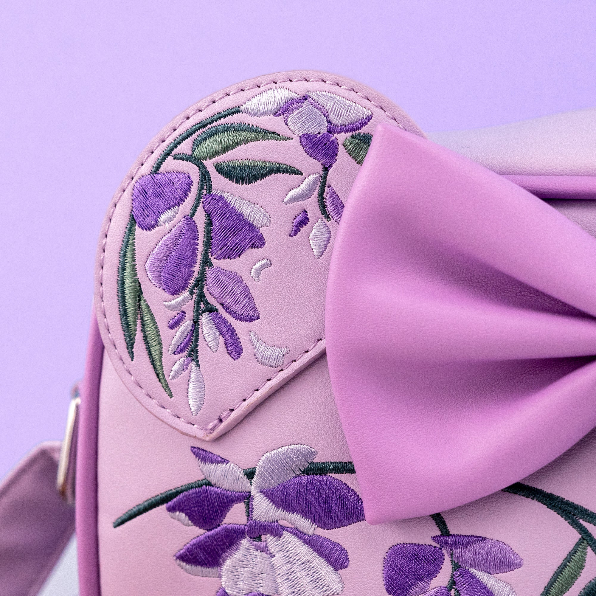 Loungefly x Disney Minnie Mouse Wisteria Floral Scented Crossbody - Image 4