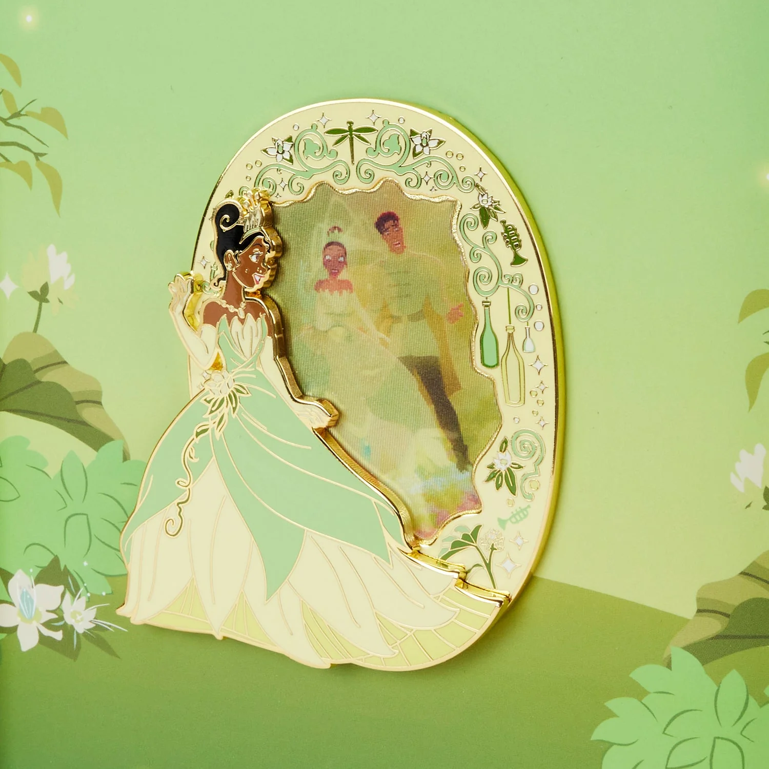 Loungefly x Disney Princess and The Frog Princess Tiana Lenticular 3-Inch Pin - Image 5