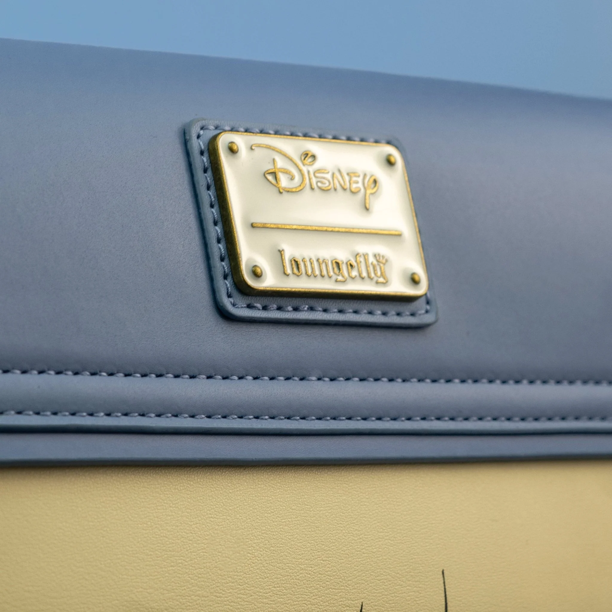 Loungefly x Disney Winnie the Pooh Peek A Pooh Crossbody Bag - Image 5