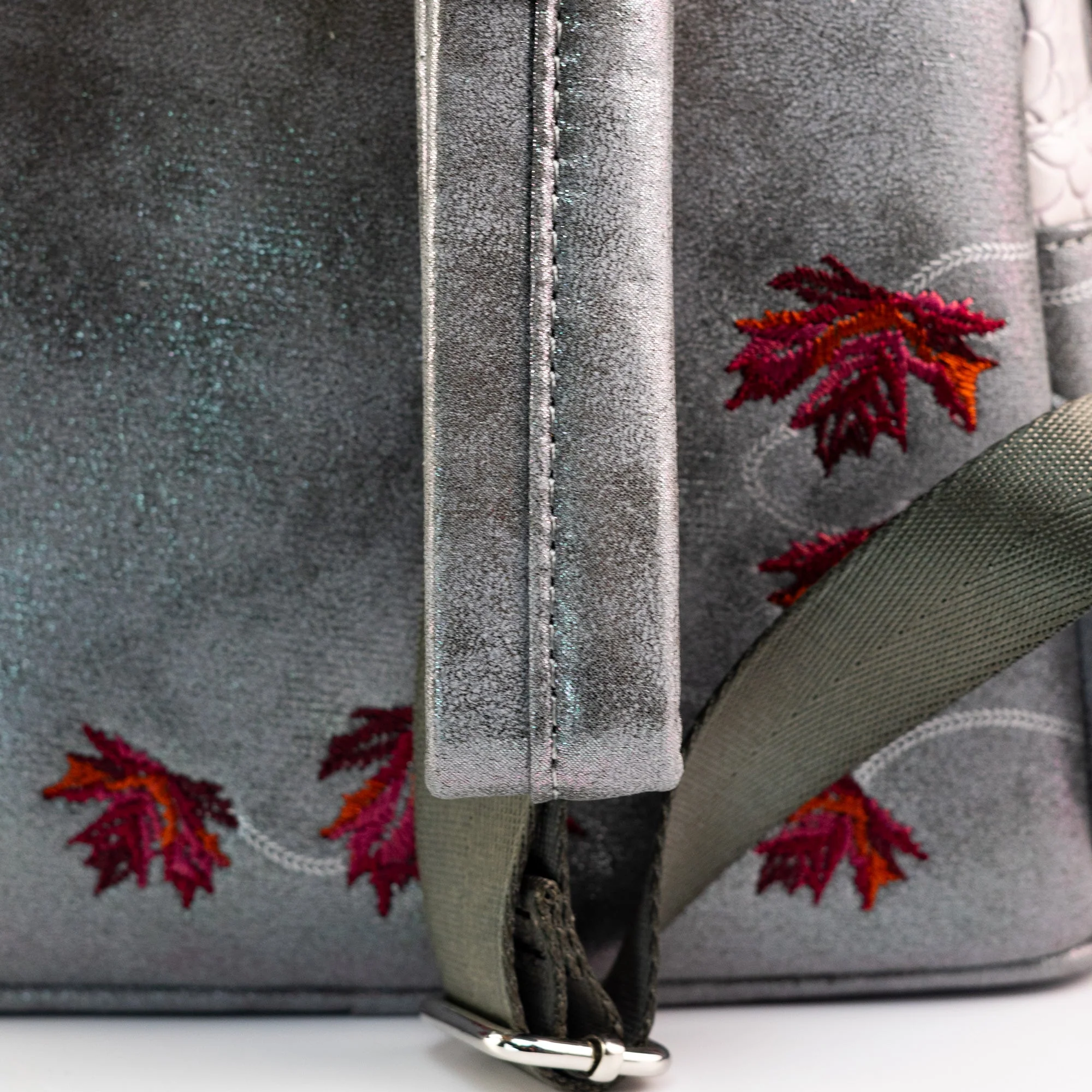 Loungefly x Game of Thrones Sansa Stark Queen in the North Cosplay Mini Backpack - Image 9