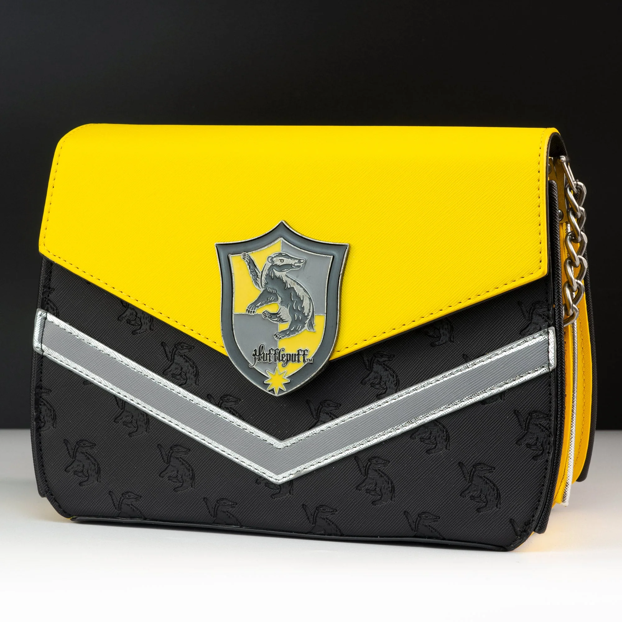 Loungefly x Harry Potter Hufflepuff Chain Strap Crossbody Bag - Image 2