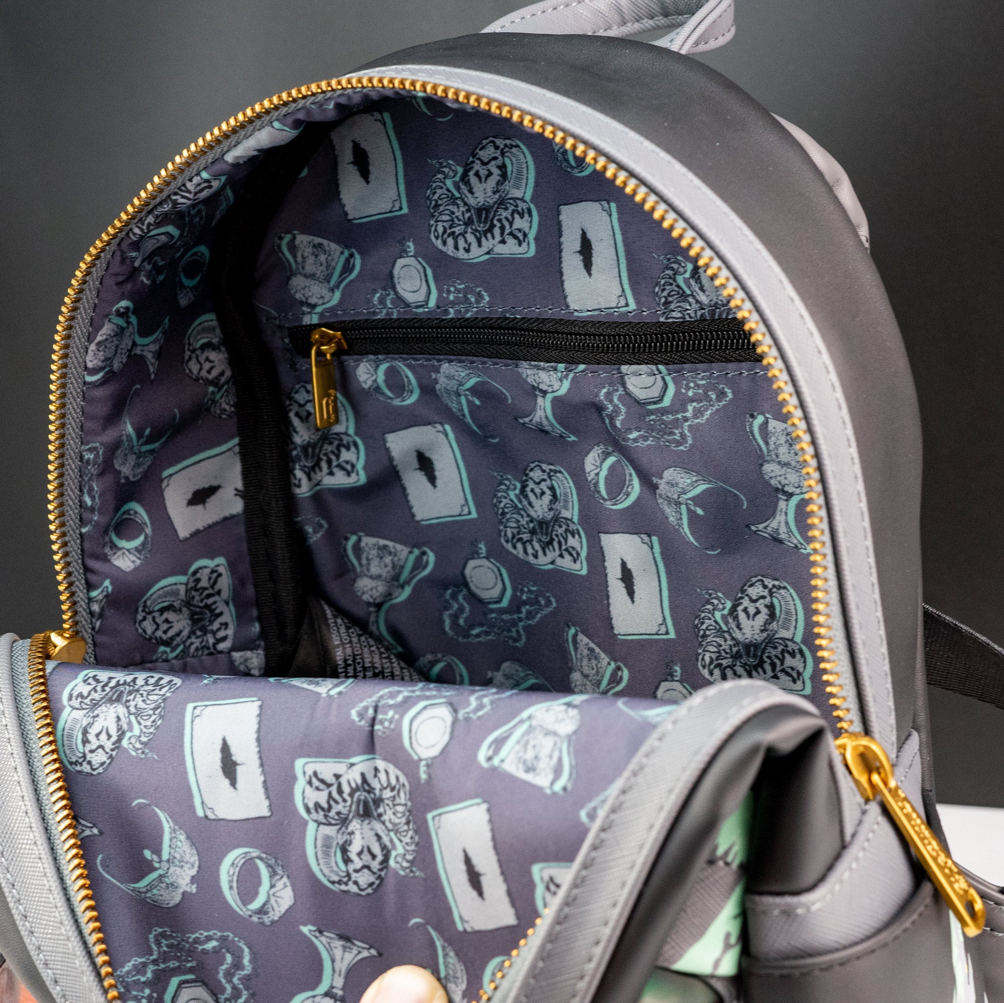 Loungefly x Harry Potter The Battle for Hogwarts Lenticular Mini Backpack - Image 7