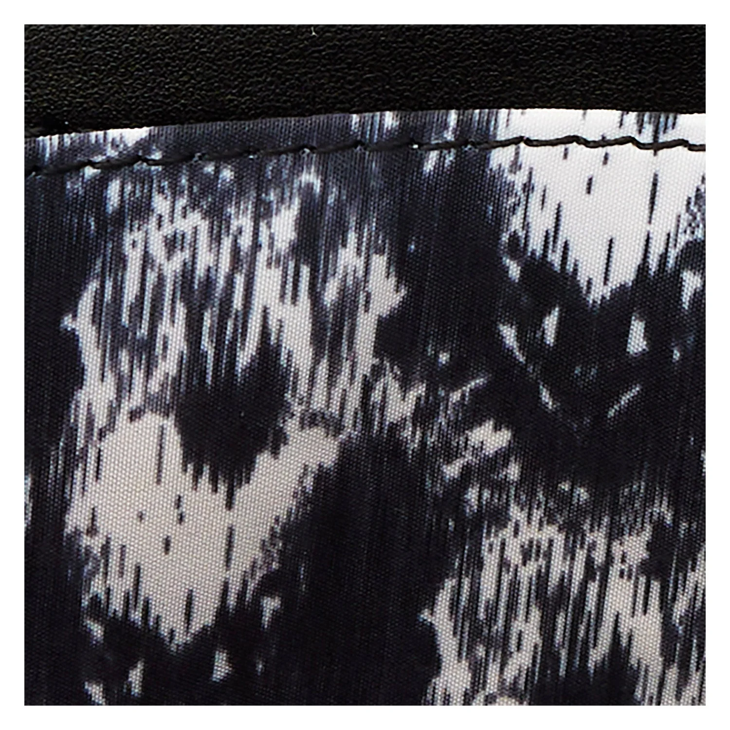 Loungefly x IT Pennywise Crossbody Bag - Image 7