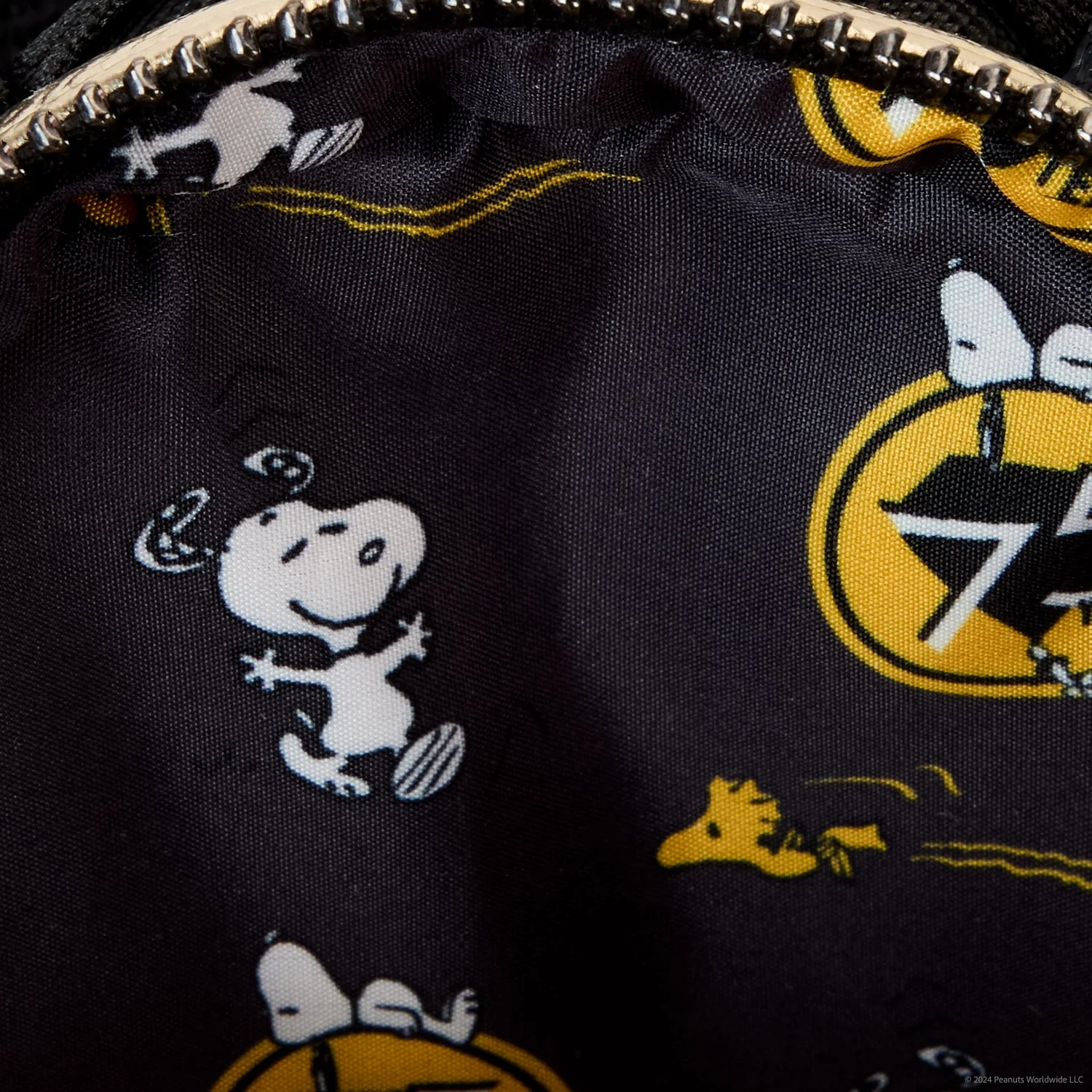 Loungefly x Peanuts 75th Anniversary Pet Harness - Image 6