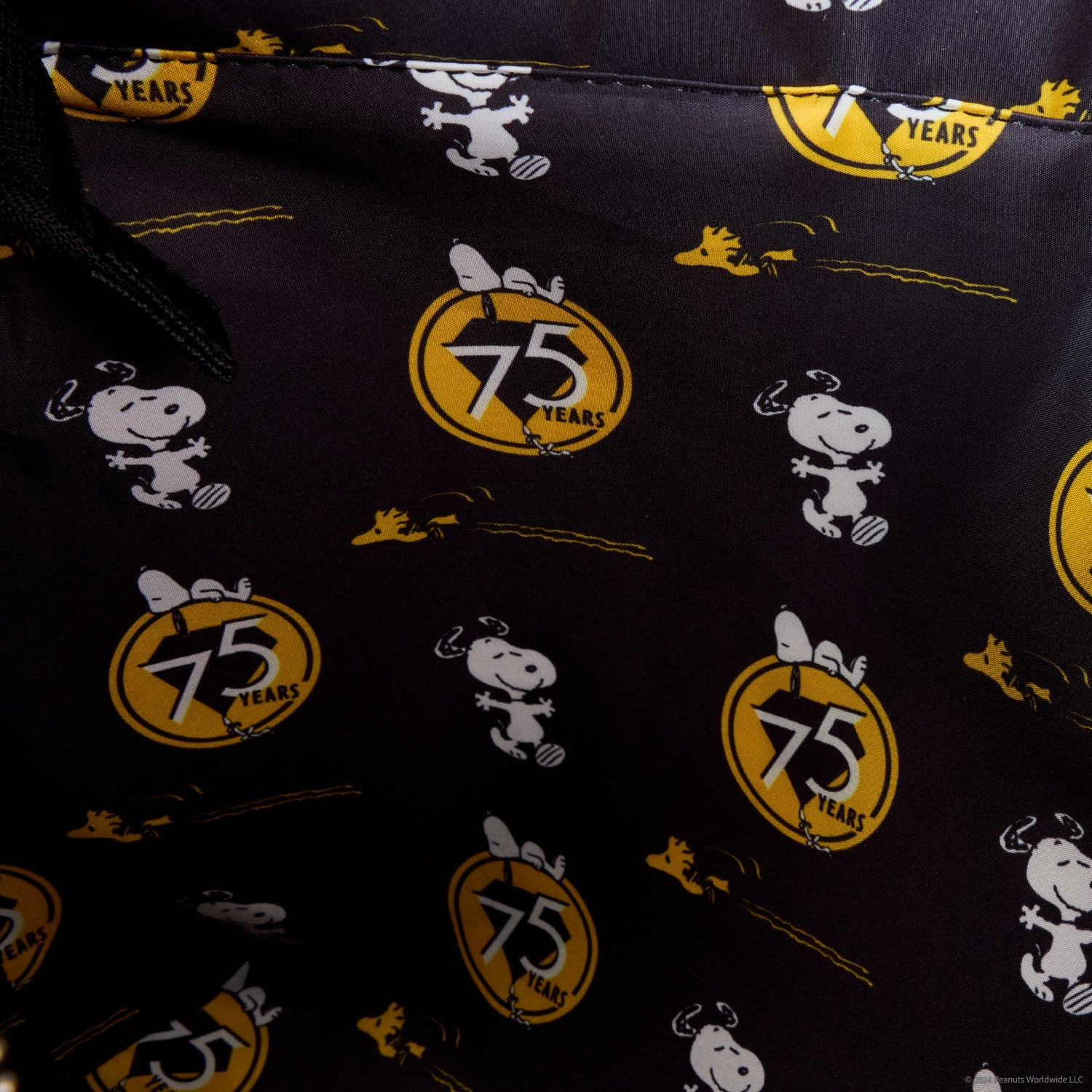 Loungefly x Peanuts 75th Anniversary Tote Bag - Image 5