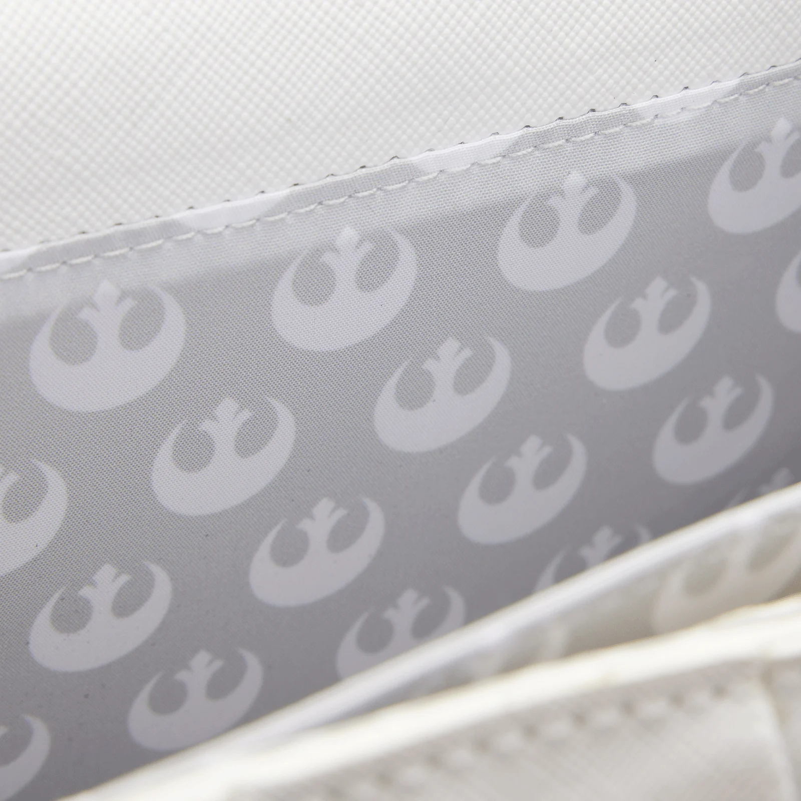 Loungefly x Star Wars Princess Leia White Cosplay Chain Strap Crossbody Bag - Image 8