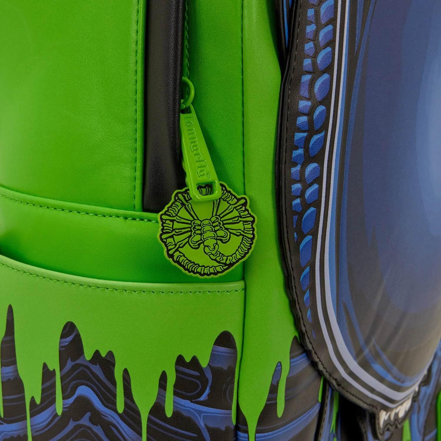 Loungefly x Alien Xenomorph Full-Size Backpack - Image 4