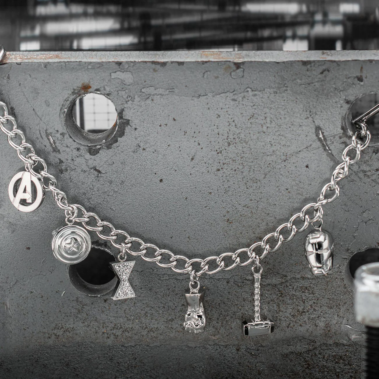 Marvel Avengers Stainless Steel Charm Bracelet - Image 3
