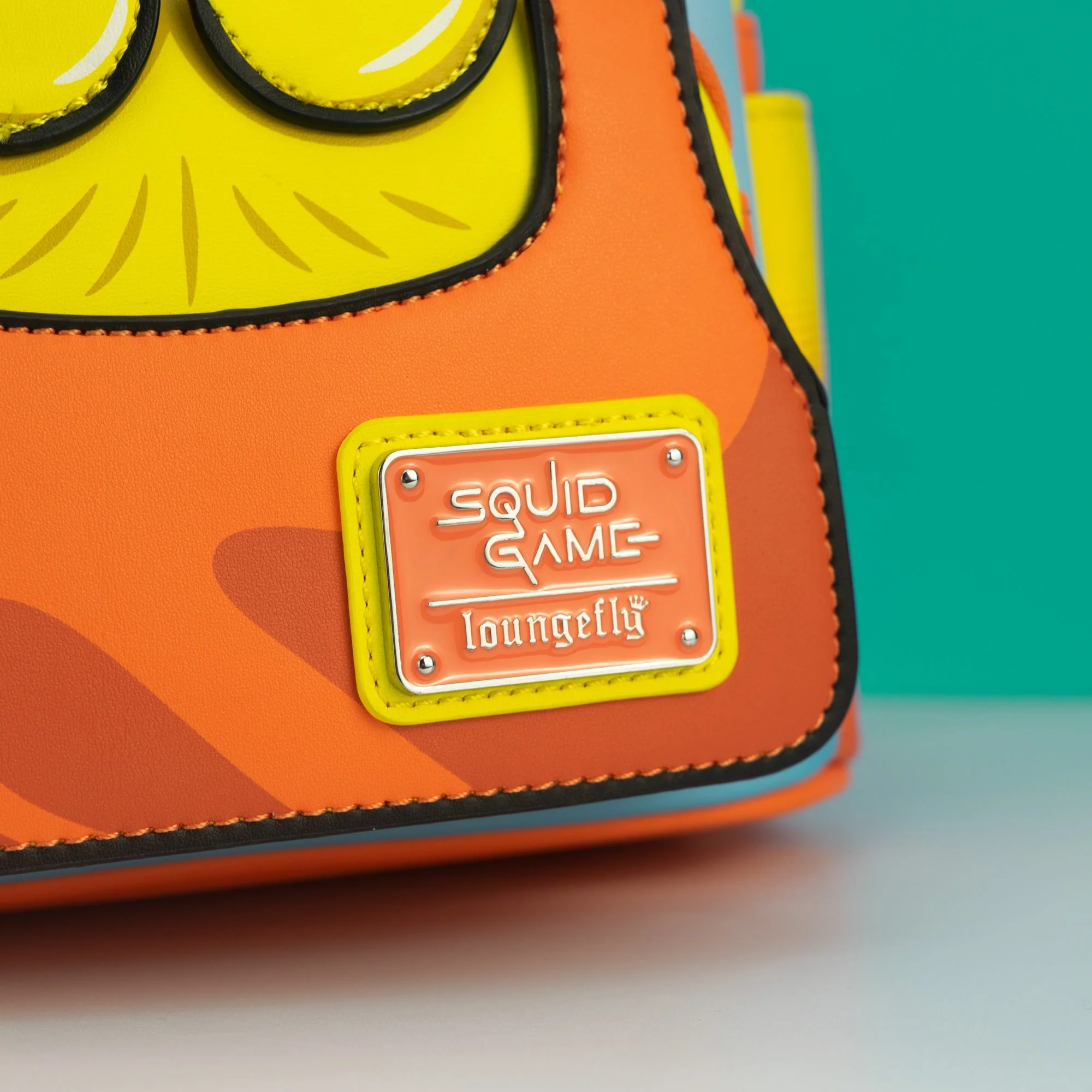 [OUTLET] Loungefly x Netflix Squid Game Red Light, Green Light Mini Backpack - Image 4