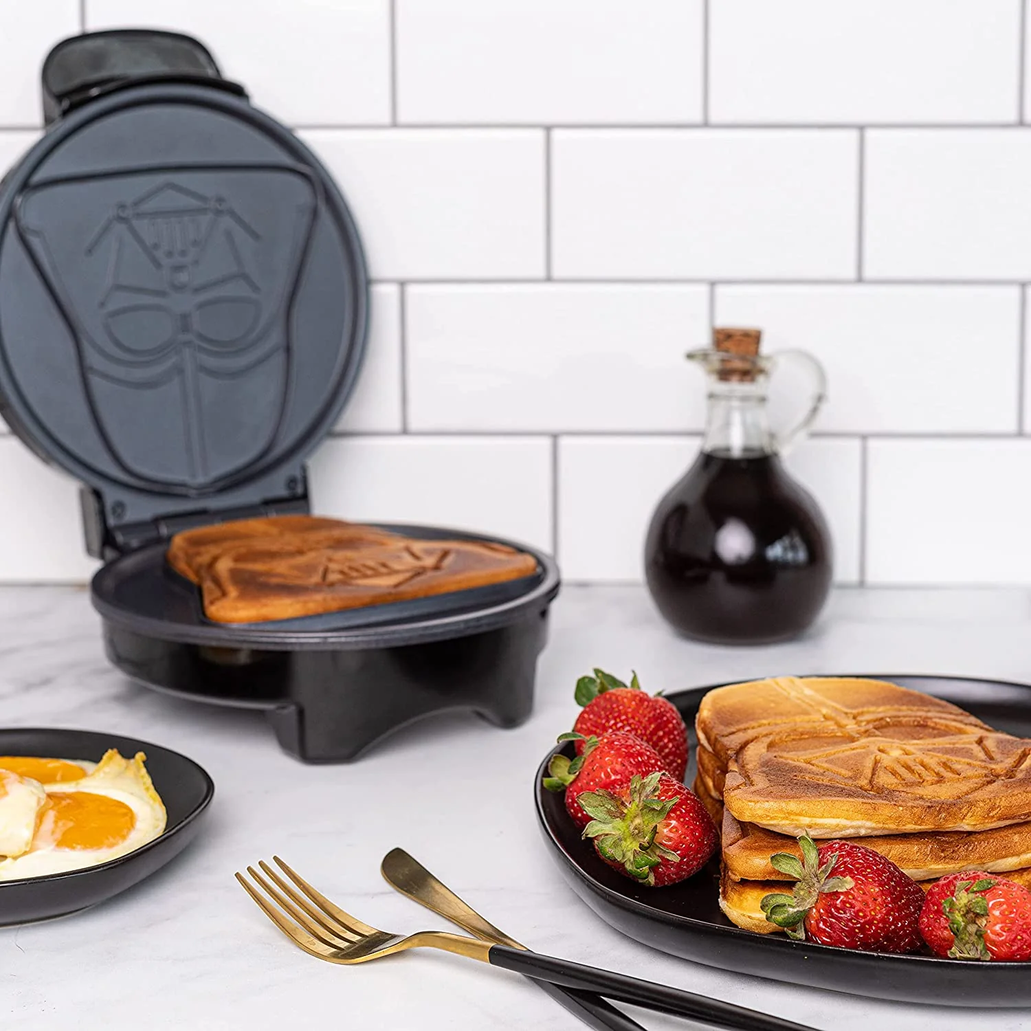 Star Wars Darth Vader Electronic Waffle Maker - Image 2