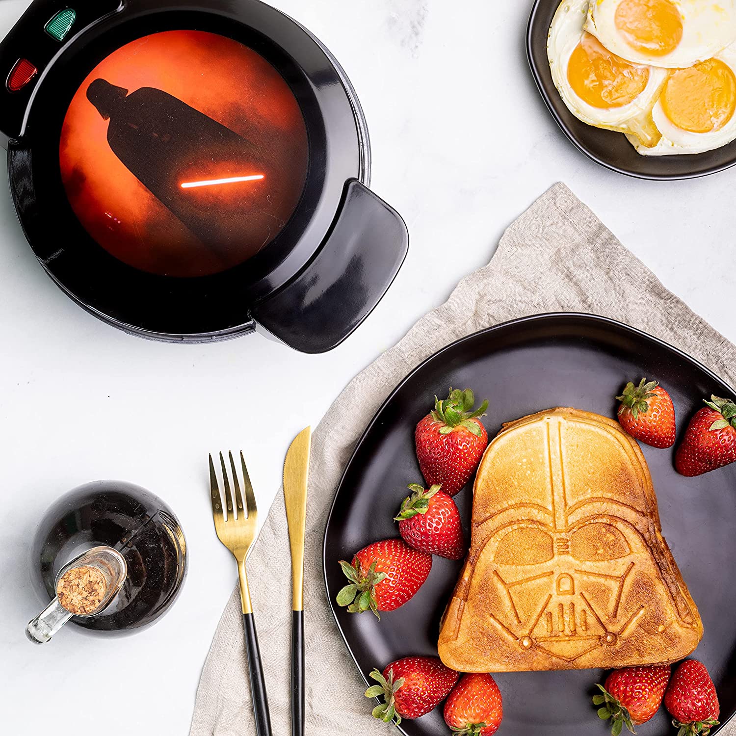 Star Wars Darth Vader Electronic Waffle Maker - Image 3