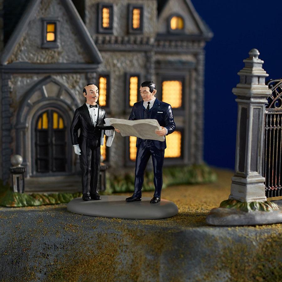 DC Comics Village by D56 - Wayne Manor Statue - Image 5